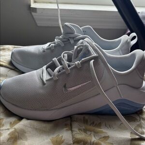 Nike Athletic Shoes in Light Gray and White